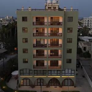 Ξενοδοχείο με διαμερίσματα Layiotis, Λάρνακα