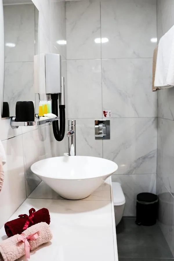 9 Muses Hotel Larnaca Cypr