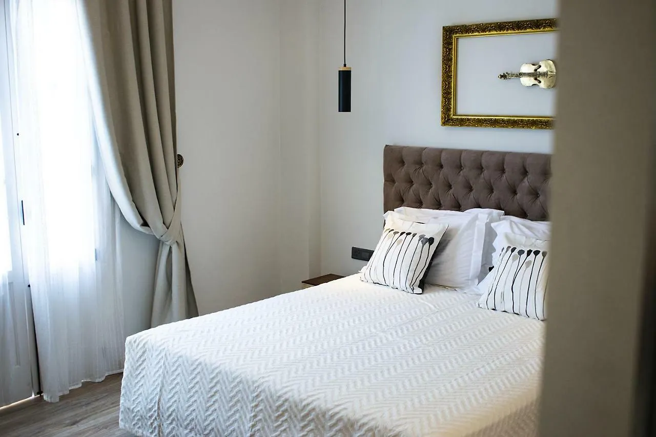 **  9 Muses Hotel Larnaca Cypr